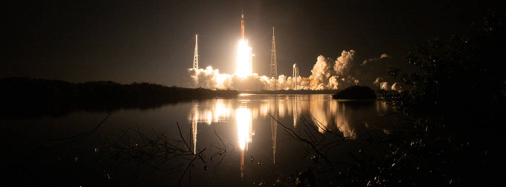NASA's Space Launch System rocket launching Artemis I