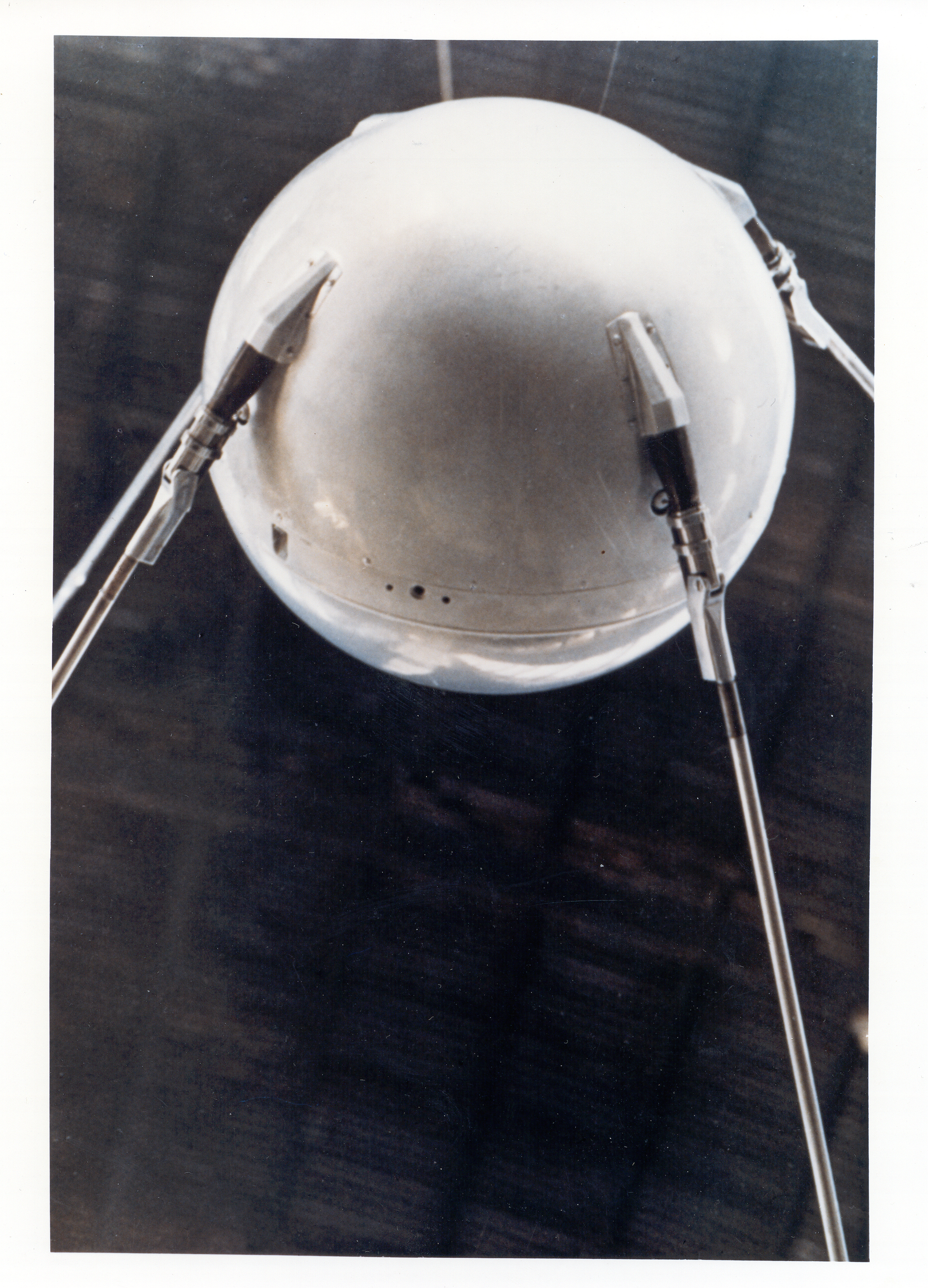 Sputnik 1 satellite model